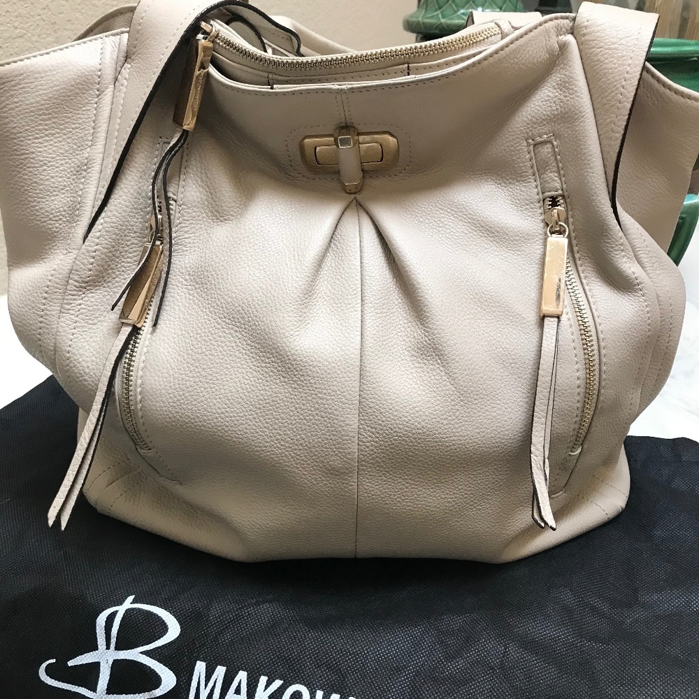 B. Makowsky Cream Leather Shoulder Bag w/Sleeper